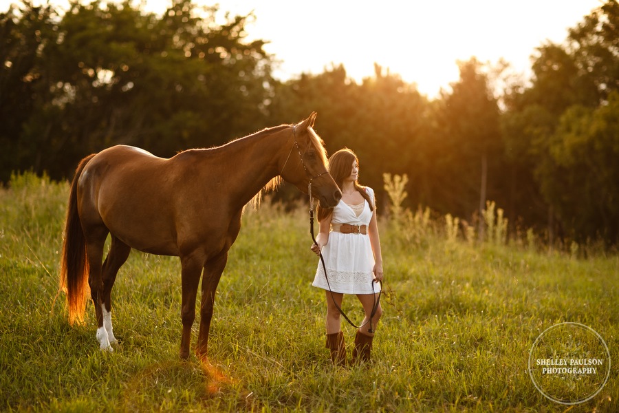 mn_senior_portraits_horse_07.JPG