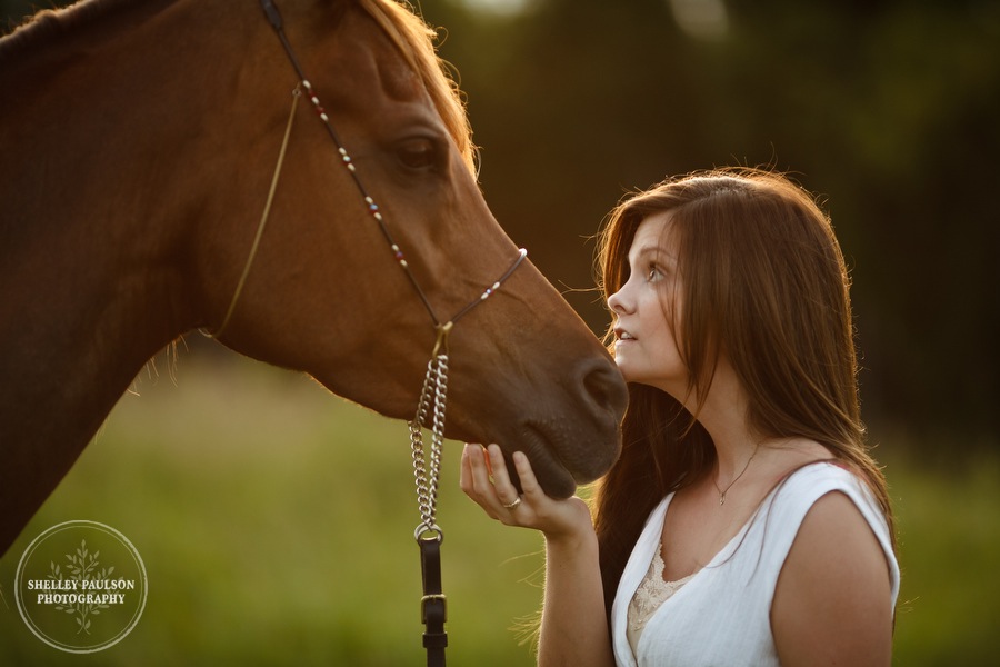 mn_senior_portraits_horse_09.JPG