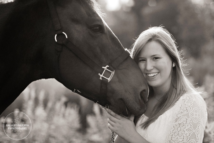 minnesota-senior-photos-with-horse-02.JPG