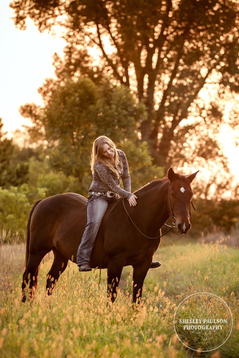 minnesota-senior-photos-with-horse-11.JPG