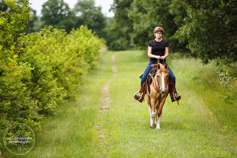 senior-girl-with-horse-08.JPG