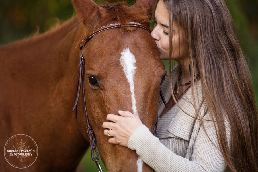 mn-senior-photos-with-horses-07.JPG