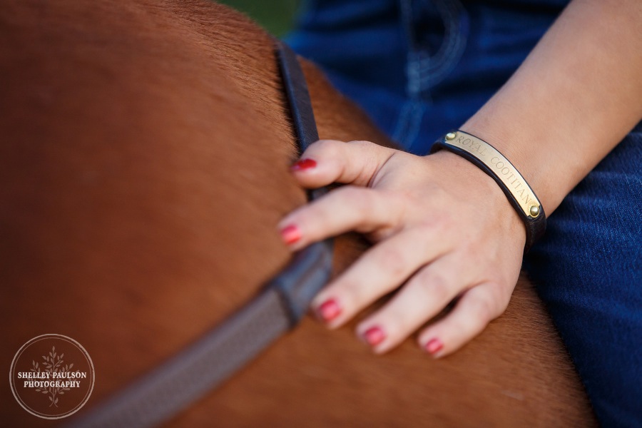 paint-horse-senior-portraits-10.JPG