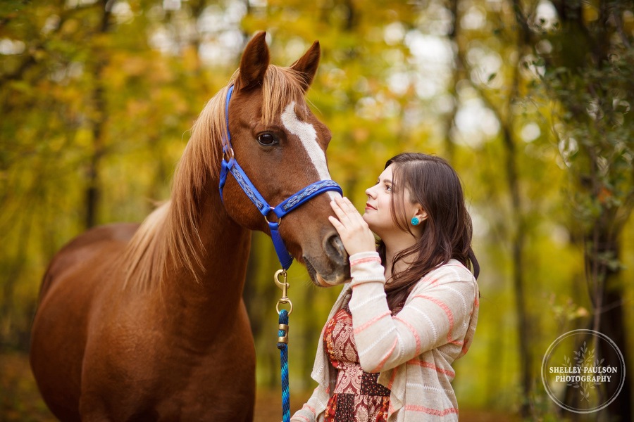 country-senior-photos-horse-02.JPG