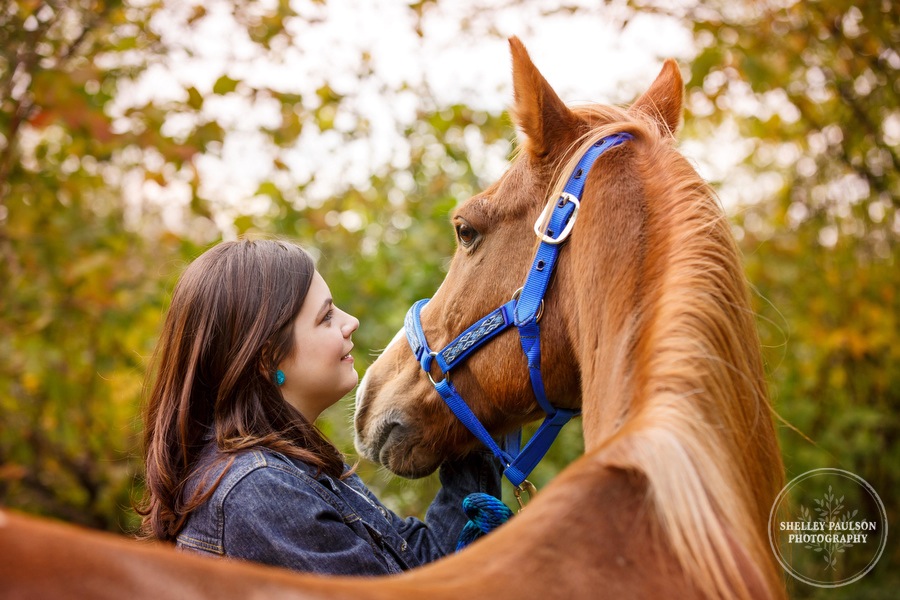 country-senior-photos-horse-07.JPG