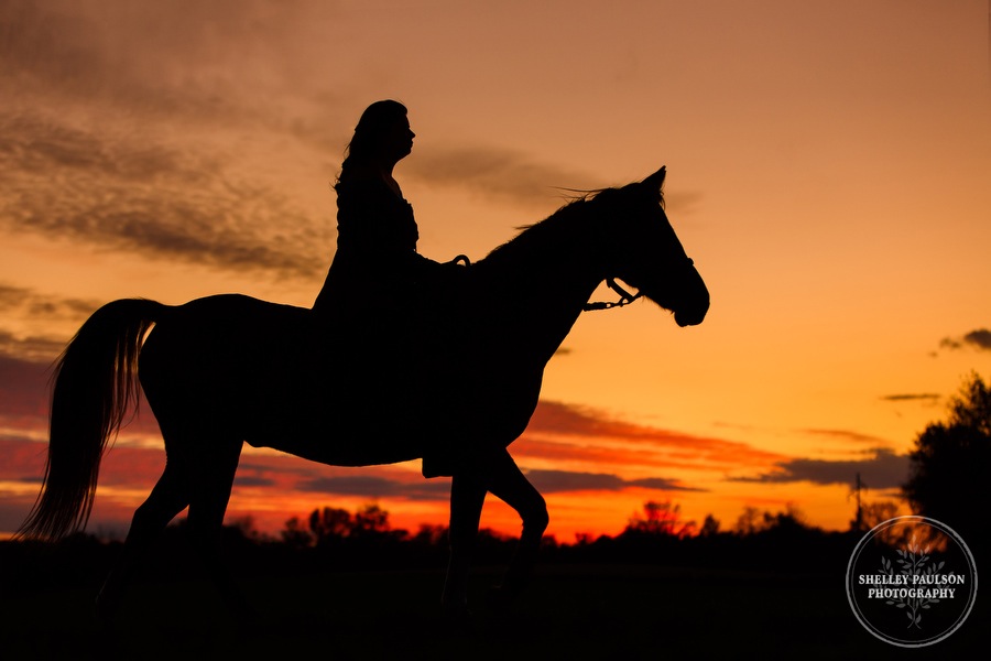 country-senior-photos-horse-11.JPG