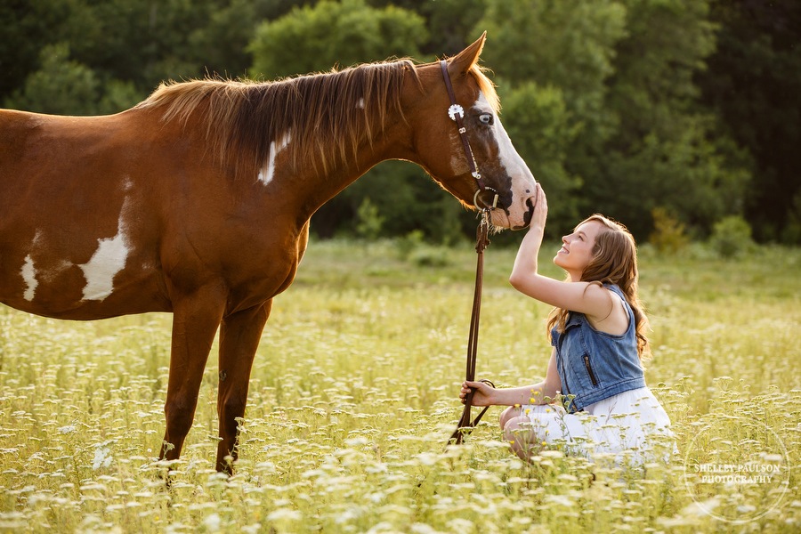 minnesota-senior-with-horse-02.JPG