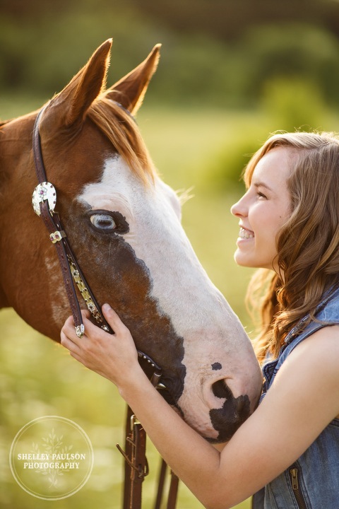 minnesota-senior-with-horse-03.JPG