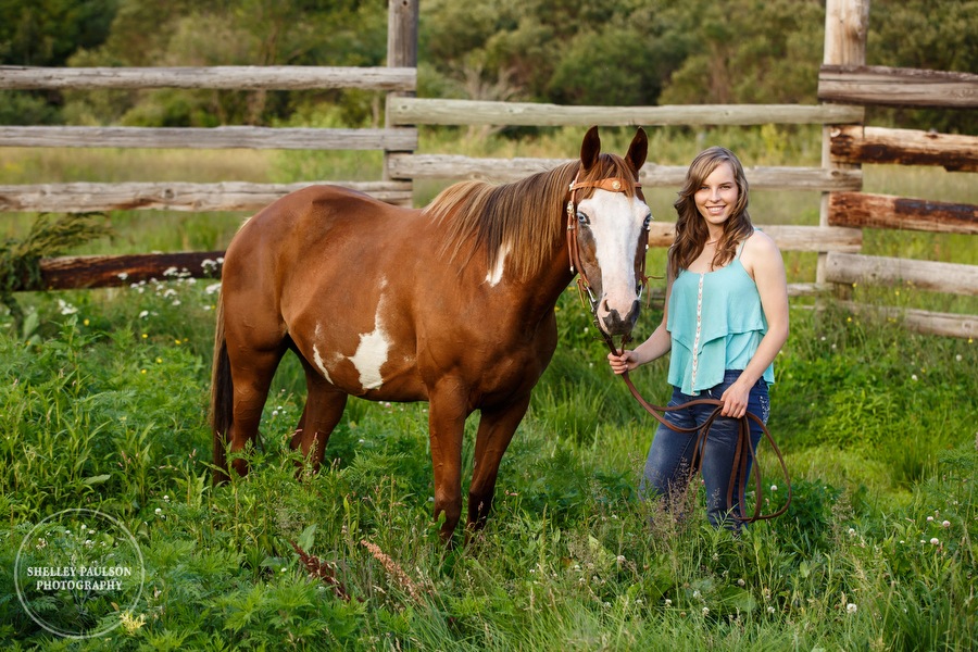 minnesota-senior-with-horse-11.JPG