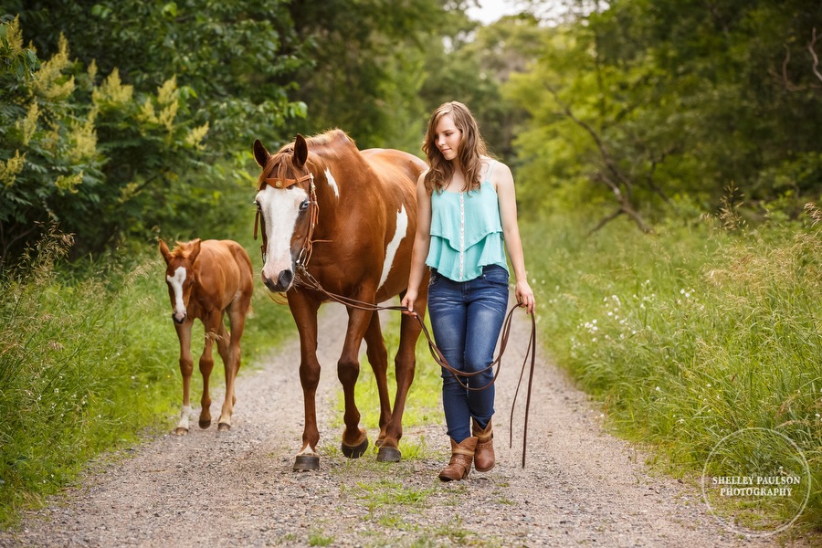 minnesota-senior-with-horse-12.JPG